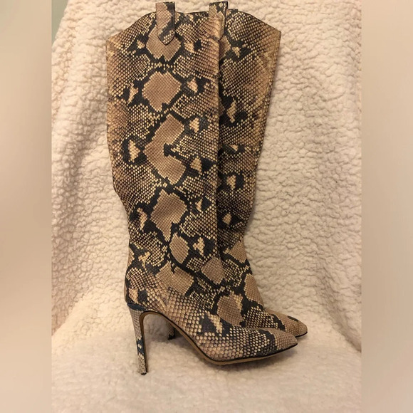 Vince Camuto Shoes - NWOT Vince Camuto Kervana Snake Print Heeled Knee Boots - Women’s 5.5